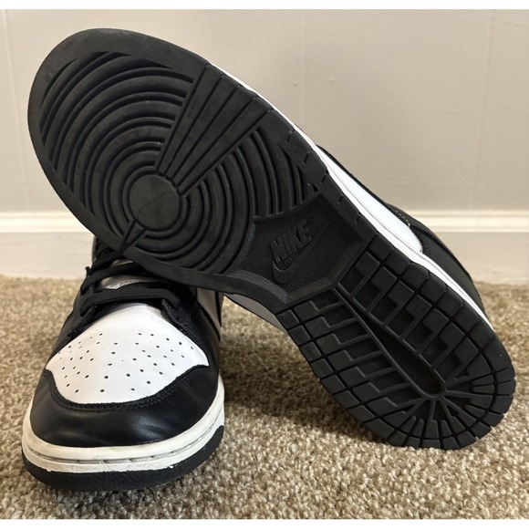 Nike Panda Dunk Low Top Size 10.5 Mens Black And White - Picture 6 of 11